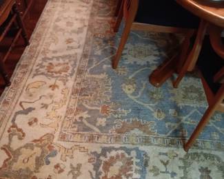 9'×8' area rug