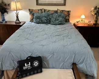 Queen Bed Set, Pillows, Comforter Set