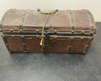 LEATHER CHEST