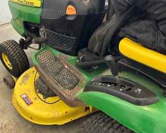 JOHN DEERE MOWER