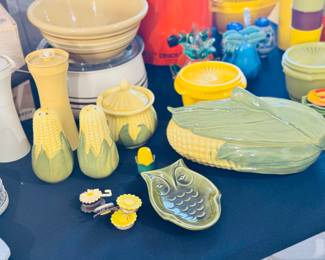 Vtg Shawnee Pottery Corn Queen Yellow/Green Set