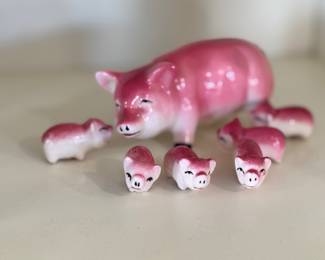 Vtg Ceramic Momma Pig with 6 Piglets