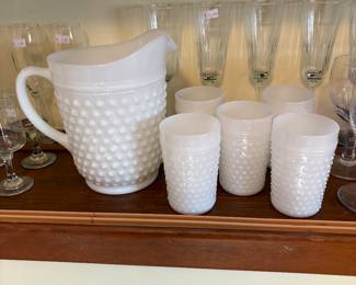 Milkglass set