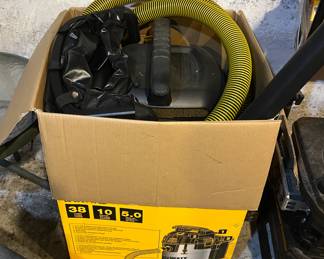 DeWalt shop vac