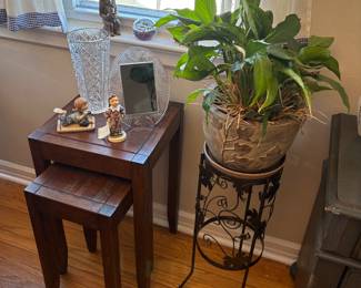 Nesting Tables & Plant Stands 