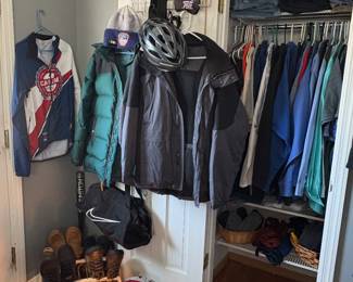 Men’s Clothing, Shoes & Hats 