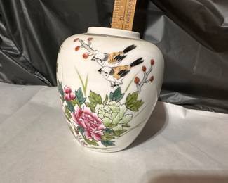Kutani Ginger Jar $6.00