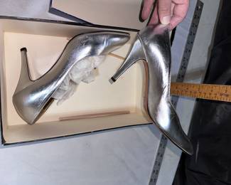 Yves Saint Laurent 6.5 Silver Pumps $25.00