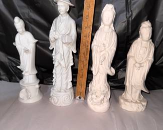 4 Figurines $12.00