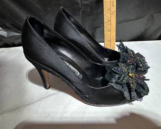 Andrea Pfister 6.5 Pumps $4.00