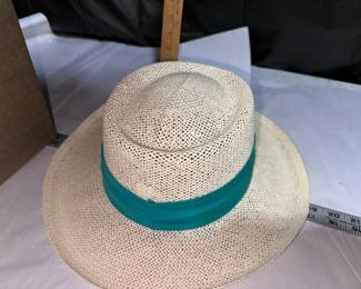 La Mode Hat $5.00