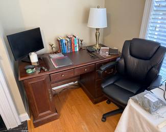 Presale item priced at 100. Very nice wood office desk. Dimensions are 56 x 25.5 x 30.5 high.