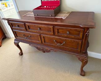 Presale item priced at 150. Mint condition buffet. 60 x 38 x 19.