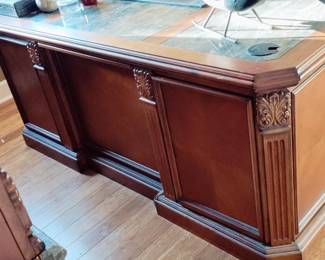 HANDSOME LARGE EXECUTIVE DESK