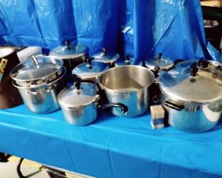 VINTAGE FARBERWARE POTS & PANS