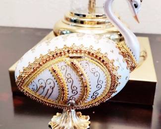 ONE OF A KIND FABERGE EGG, HAND CRAFTED IN CANADA !