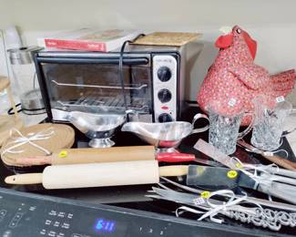 LOTS OF VINTAGE IN KITCHEN