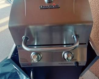 CHAR BROIL "PERFORMANCE" GRILL WITH FULL TANK PROPANE