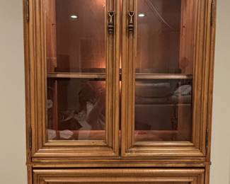 matching Thomas pecan hutch with 2 lights and 3 spacious drawers. See notes for details.