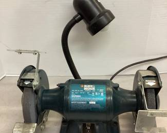 BRDA108 Black Decker 6 Bench Grinder Tested & in good running condition. Plastic cover over one blade has broken off.
