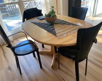 Table / 4 Chairs $ 130.00