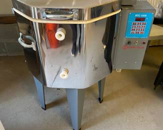 Olympic Kiln - Model 1814GFE with RTC 1000 Controller $ 2,000.00 - WILL NOT reduce on Saturday - offers at check out during sale hours.