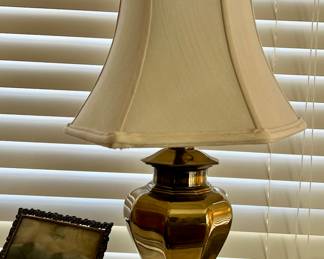 Brass ginger jar lamp