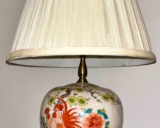 Porcelain base lamp