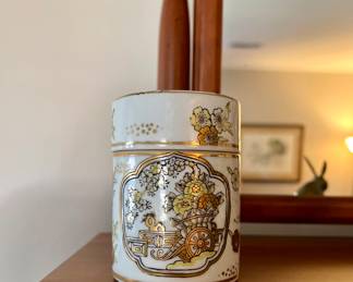 Gold Imari trinket box