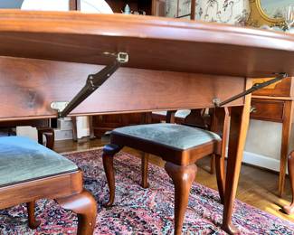 Alternate view of drop leaf