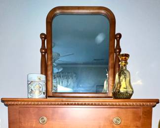 Vanity/shaving tilt mirror