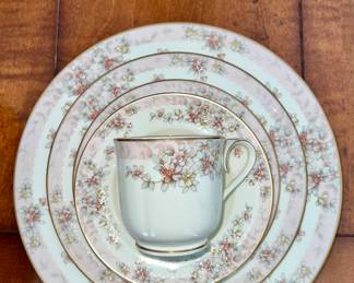 Noritake Parkhill china place setting sample (5 pcs)