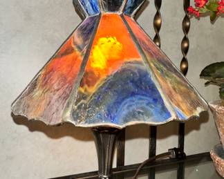 Alternate view of Tiffany style lamp