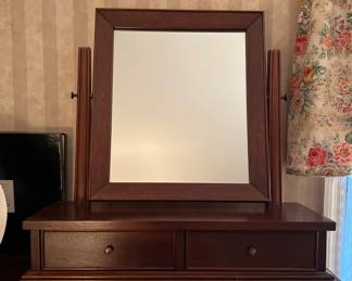 Vanity/shaving tilt mirror