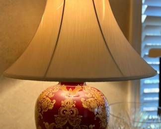 Alternate view of ginger jar lamp