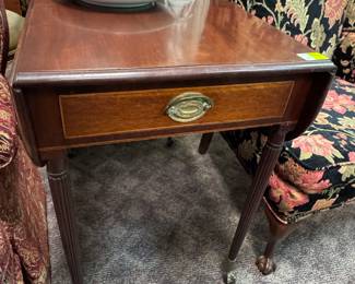 Antique Pembroke Dropleaf Table