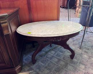 MT Victorian Style Table