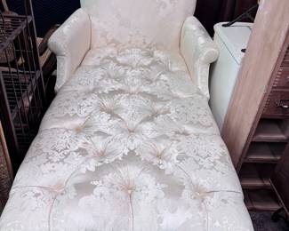 Chaise Lounge w/ beautiful upholstery