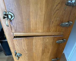 Old ICE BOX