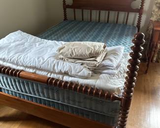 Antique Jenny Lind post bed