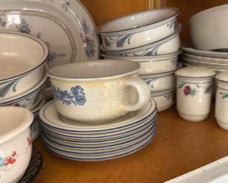 Pfaltzgraff Yorktown dishes