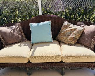 Now that's a serious outdoor napping device.