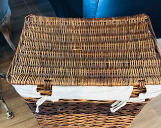 Hamper or basket.  Does it matter?