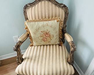 Chair or throne. Up to your highness.  
