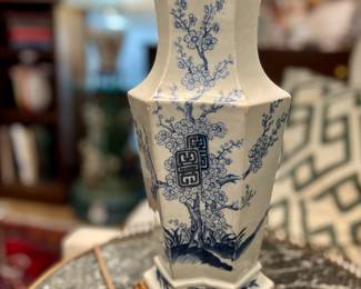 Vintage/Antique Chinese Vessel Lamp