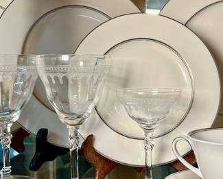 Royal Doulton Ten 5 piece place settings plus additional pieces China Set
