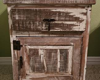 Rustic Barn Wood Side Table / Nightstand, 1/2