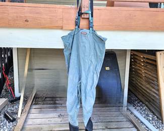  Pair of Men's Redington Fishing Waders - Nylon, Men's Size XL Tall in good condition! With Small Camping Shovel