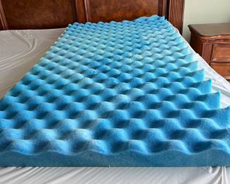 Memory foam mattress topper