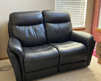 Like new reclining loveseat